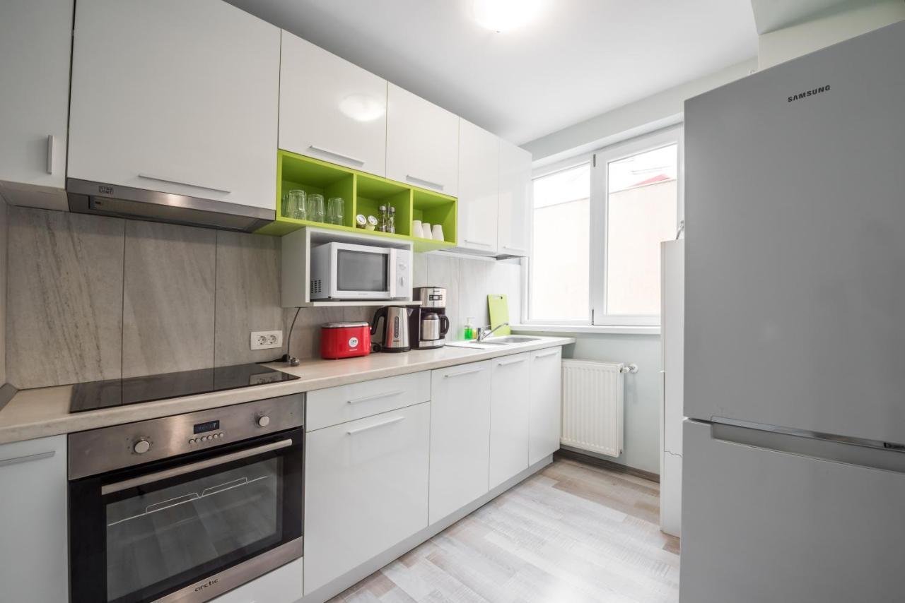 Ben Yehuda - Shabbat Friendly Apartments Bukarest Exteriör bild