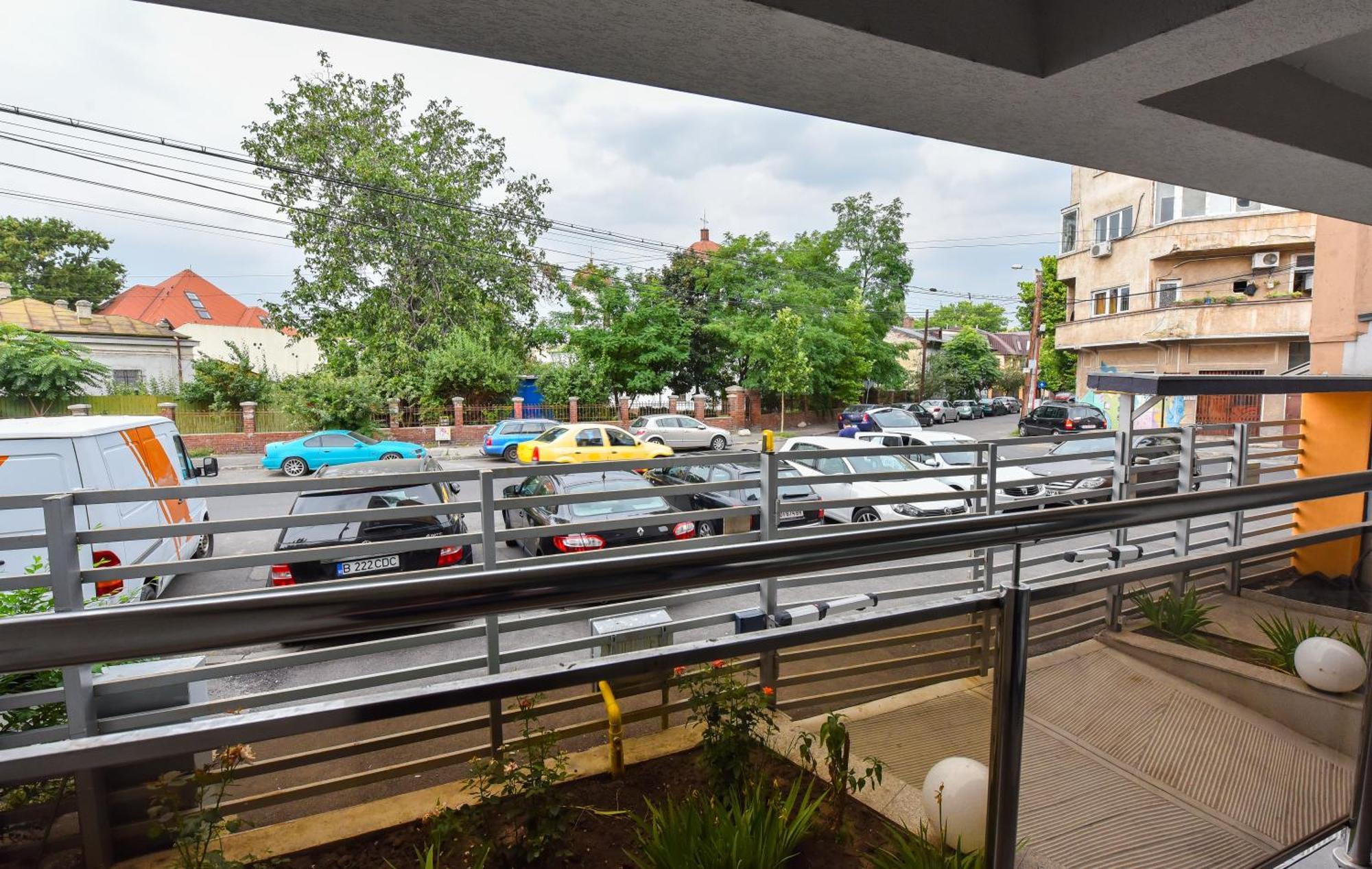 Ben Yehuda - Shabbat Friendly Apartments Bukarest Exteriör bild