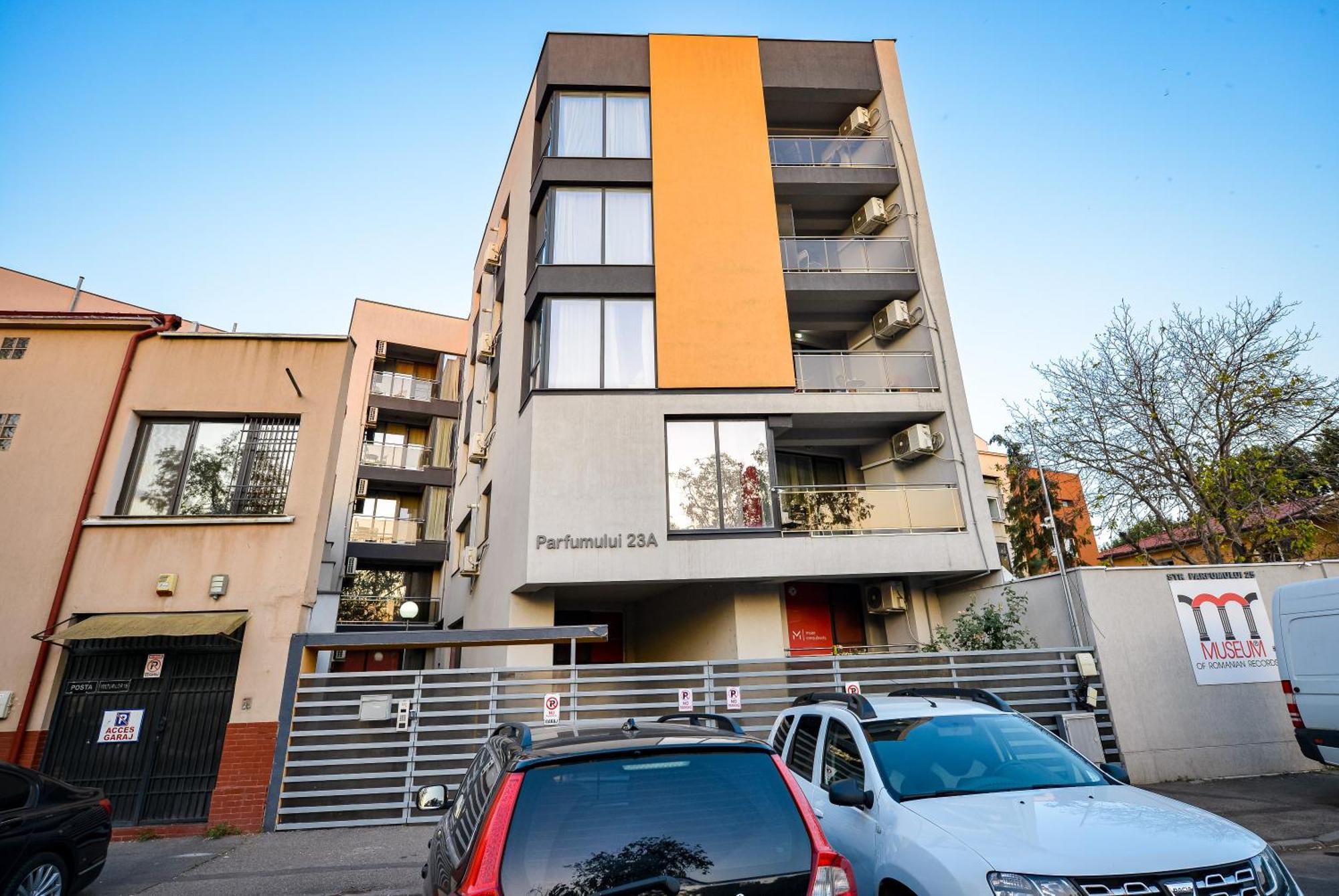 Ben Yehuda - Shabbat Friendly Apartments Bukarest Exteriör bild