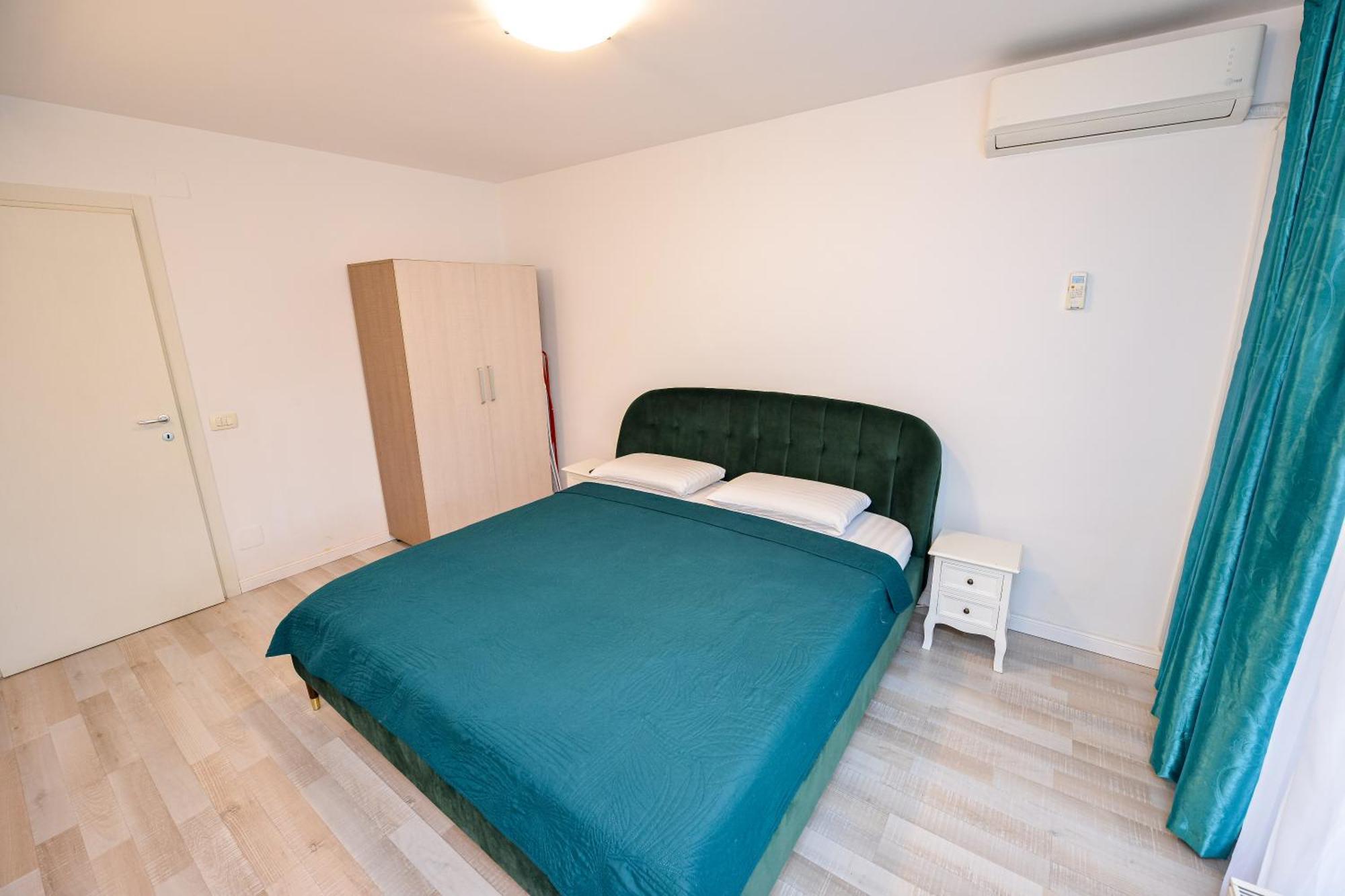 Ben Yehuda - Shabbat Friendly Apartments Bukarest Exteriör bild