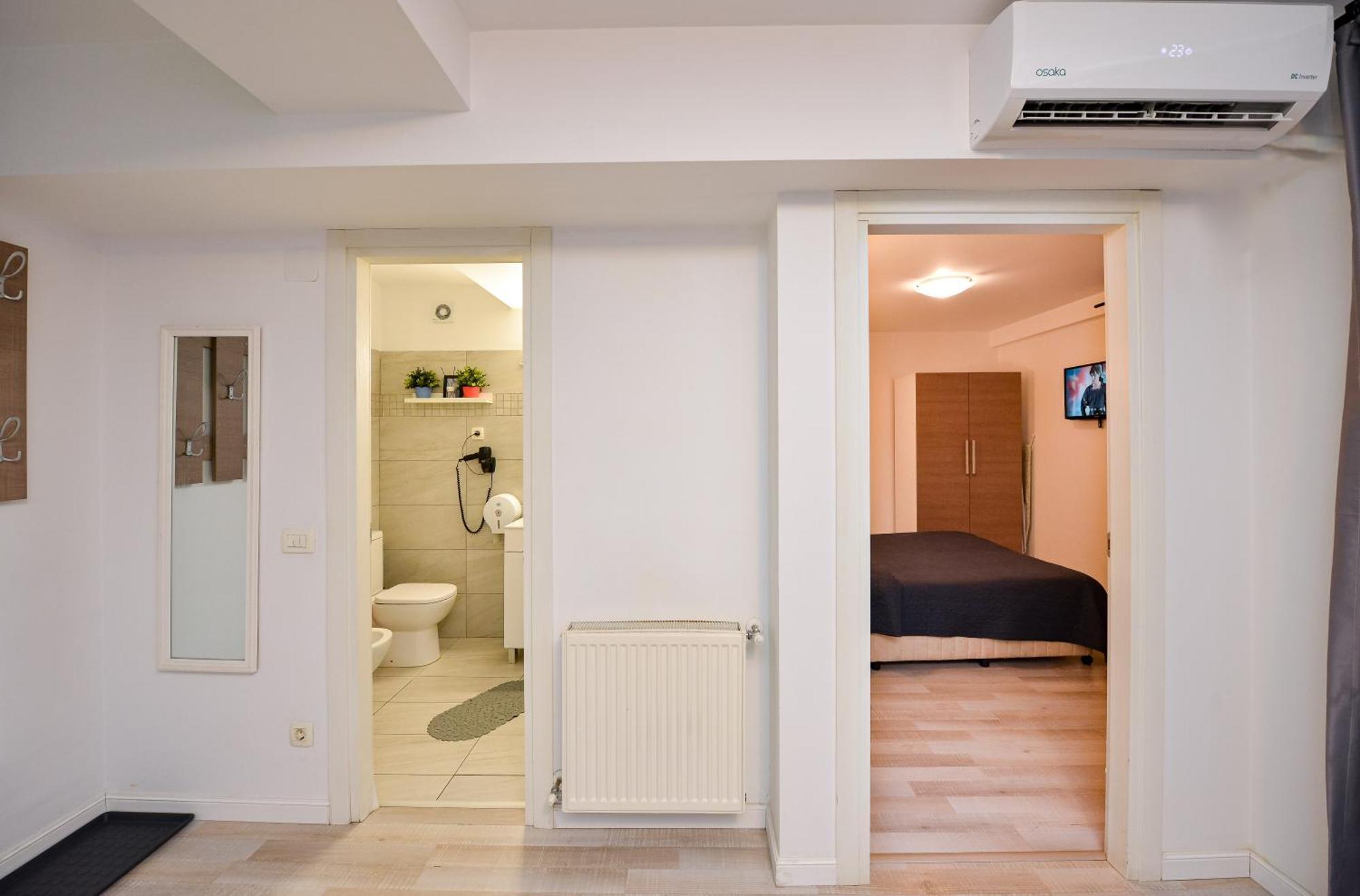 Ben Yehuda - Shabbat Friendly Apartments Bukarest Exteriör bild