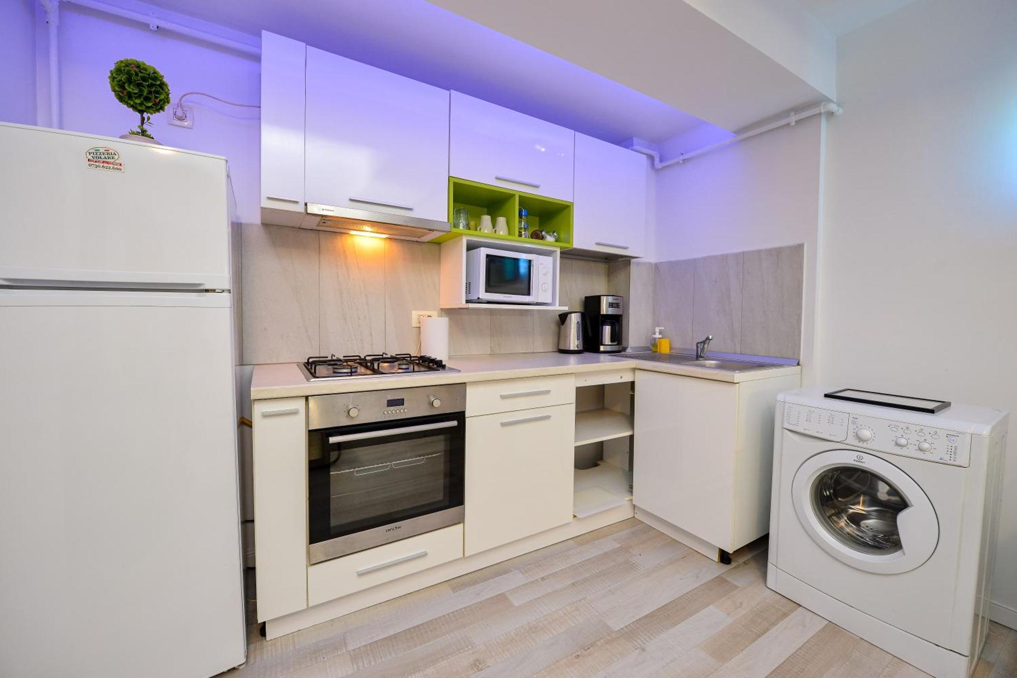 Ben Yehuda - Shabbat Friendly Apartments Bukarest Exteriör bild
