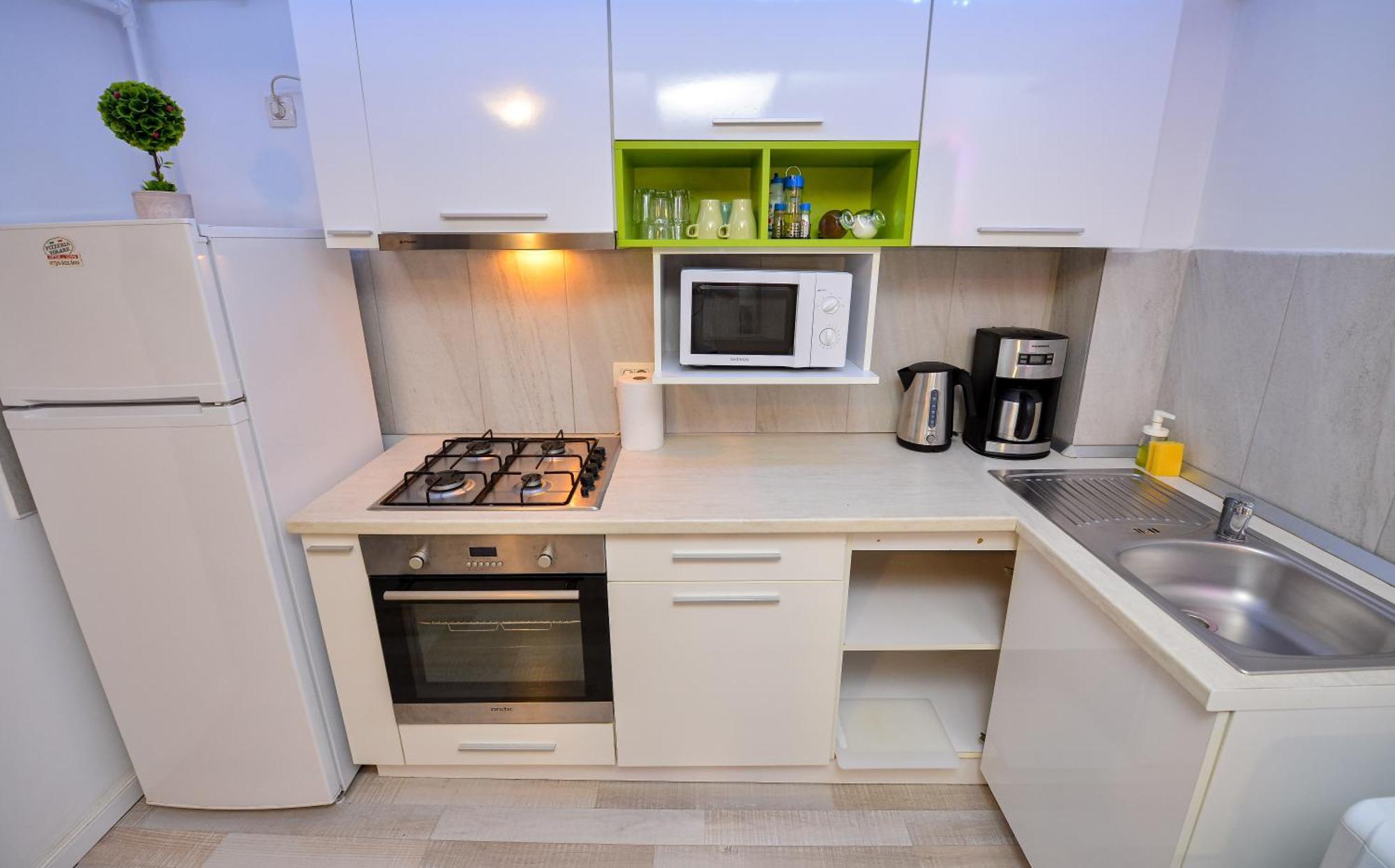 Ben Yehuda - Shabbat Friendly Apartments Bukarest Exteriör bild